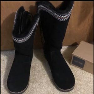 Size 10 wide brand new boots! 100.00